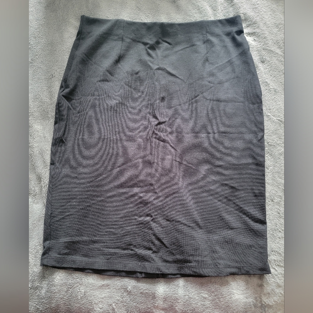 🌷2/$15 Jockey stretchy skirt in black. Size medium.